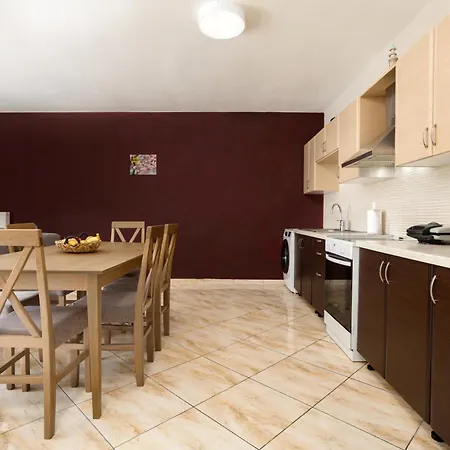 Tumeremos For 8 People, Private Bbq Area Apartament *